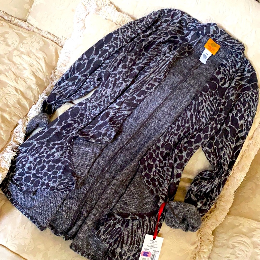 Animal print sweater Sz PM